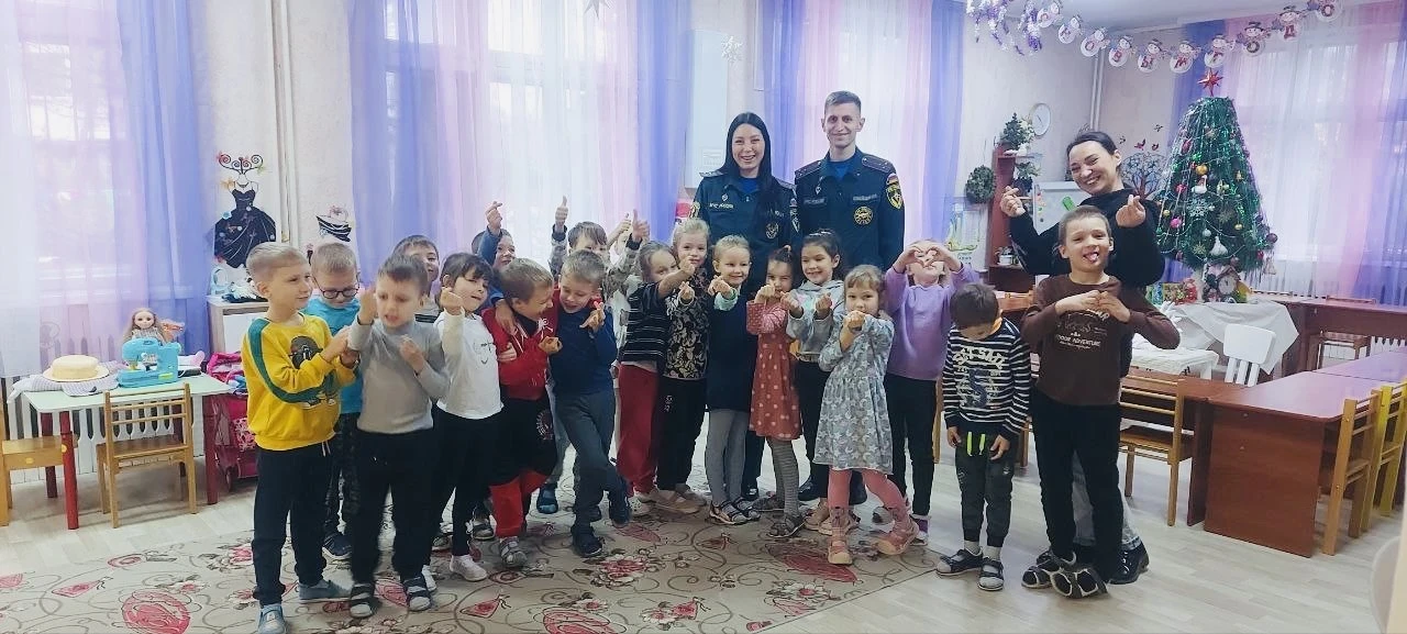 Дорогие друзья!

В нашем детском саду прошла важная и познавательная беседа на тему «Осторожно, огон