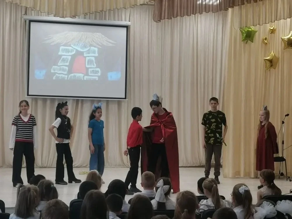 🎭 Театральное волшебство для младших школьников!

25 мая ученики 1–4 классов нашей школы посетили с