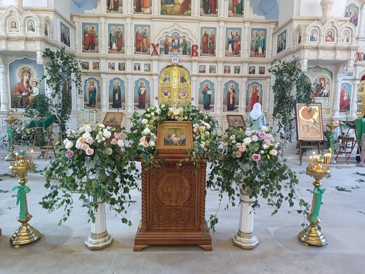 Дорогие мои, с великим и светлым праздником — Святой Троицей 🌞