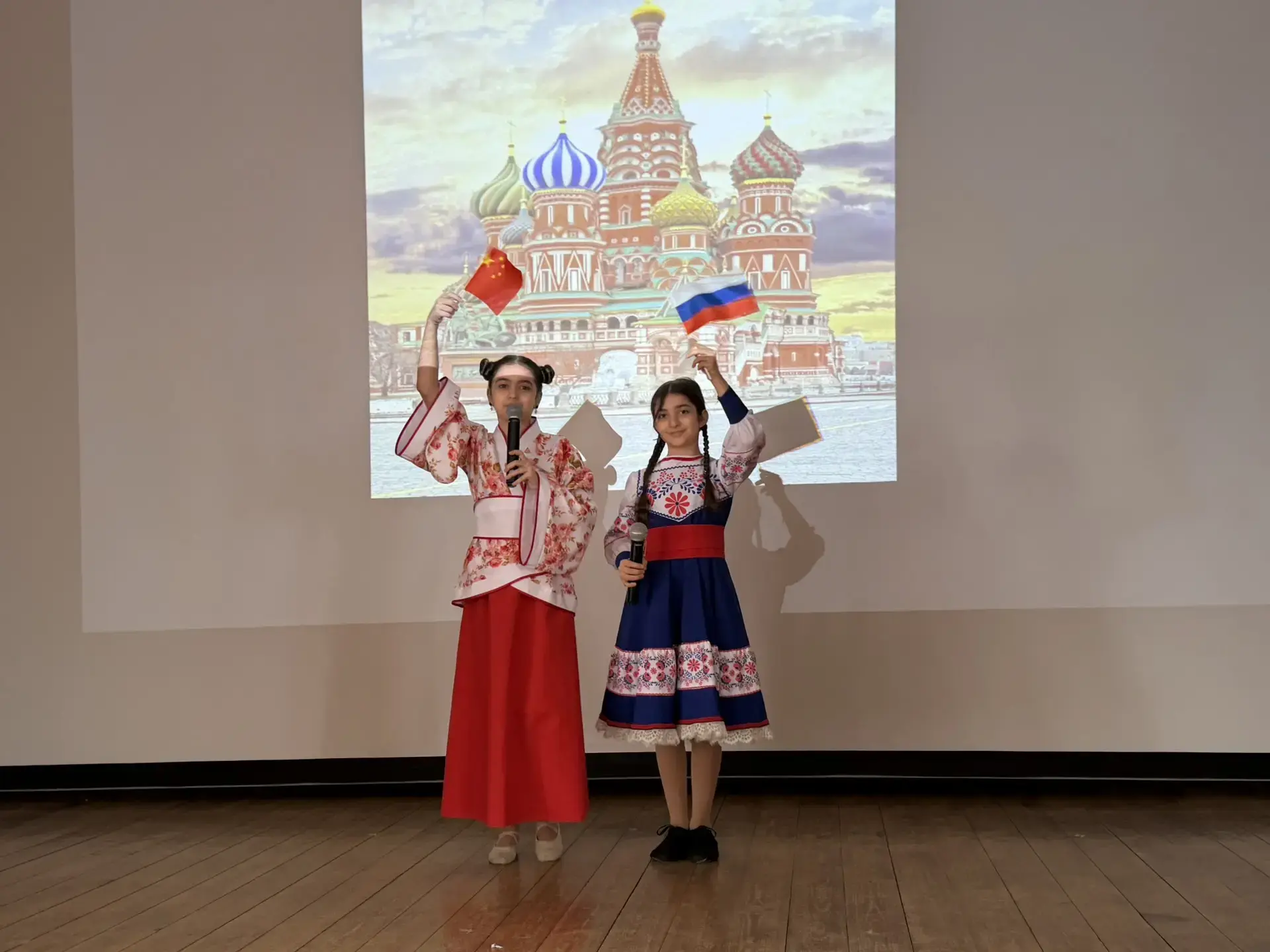 🐉 ВОСТОЧНАЯ СКАЗКА В СТЕНАХ НАШЕЙ ШКОЛЫ!  В эту субботу наша школа погрузилась в загадочную атмосфер