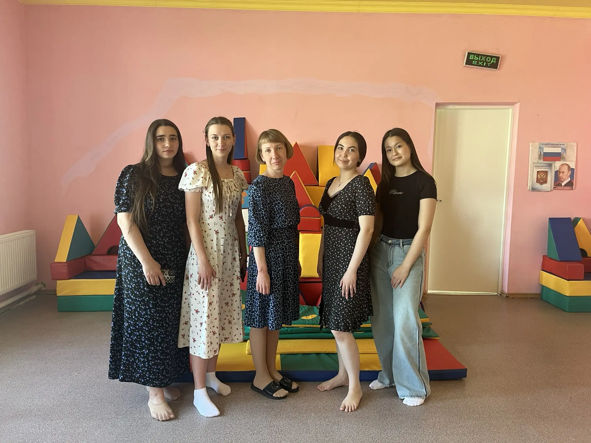 Ученицы 11 класса посетили дошкольную группу «Золотой ключик» в рамках завершения курса...