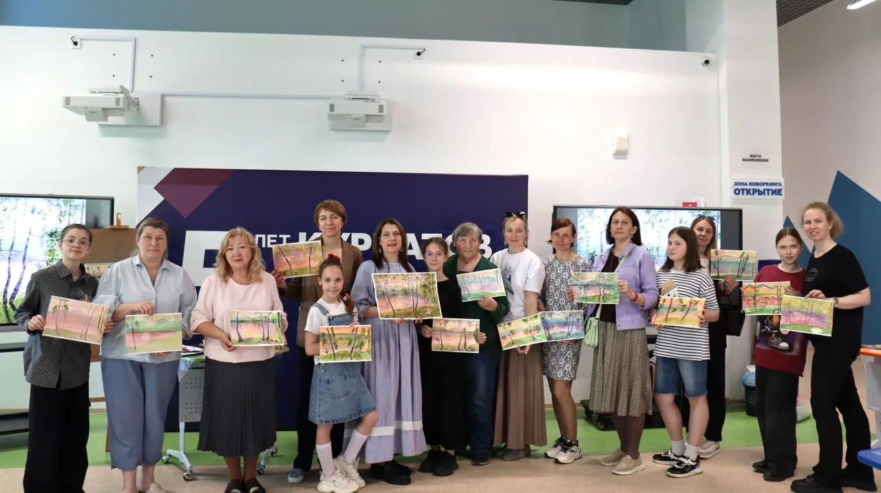 ИСКУССТВО ВИДЕТЬ И УЧИТЬ ЭТОМУ ОКРУЖАЮЩИХ 🌿 
 
🎨 В «Курчатов Центре» прошло открытие выставки худо