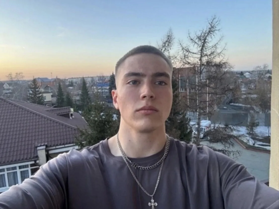 🥳😍Выпускник из Копейска получил 100 баллов на ЕГЭ по литературе!

Алексей Синдянкин из школы № 44 