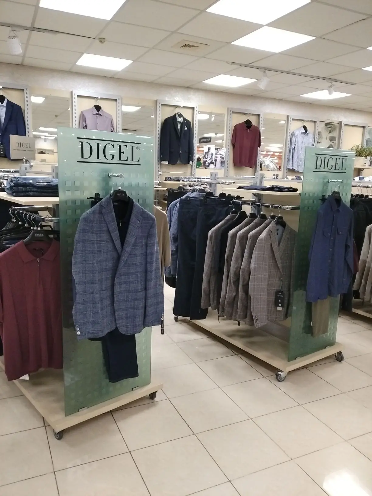 С 16 июня действует
 СКИДКА 15% + 
карта покупателя 
на мужскую одежду немецкого бренда DIGEL . 

Од