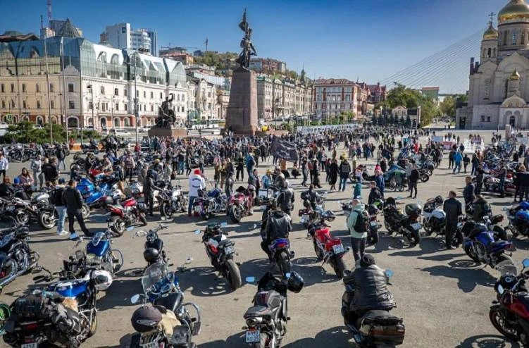 🏍 Во Владивостоке байкеры закрывают сезон: больше 1000 мотоциклистов соберутся на цент...
