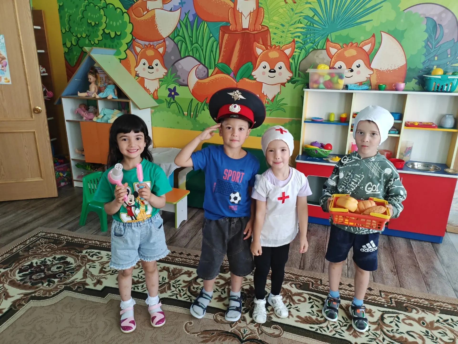 «Все профессии нужны, все профессии важны!» 🎉

Сегодня в нашей группе «Теремок» прошло увлекательно