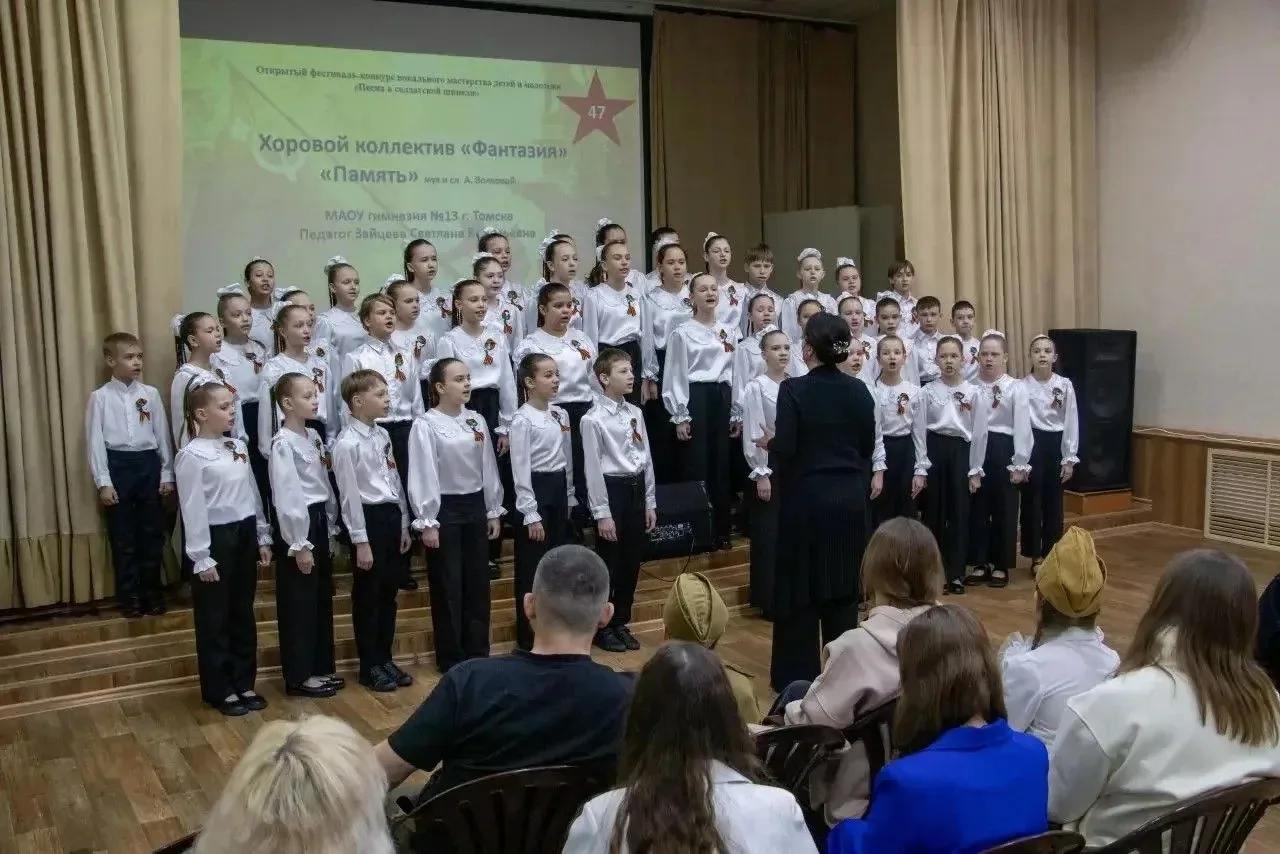💫 В ДДиЮ «Факел» состоялся Открытый фестиваль-конкурс вокального мастерства детей и молодёжи «Песня 