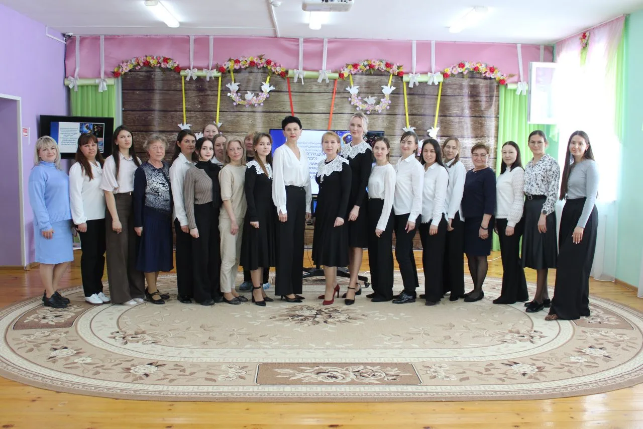 🎓"Как здорово, что все мы здесь сегодня собрались..."

А собрались мы все на методическое объединен