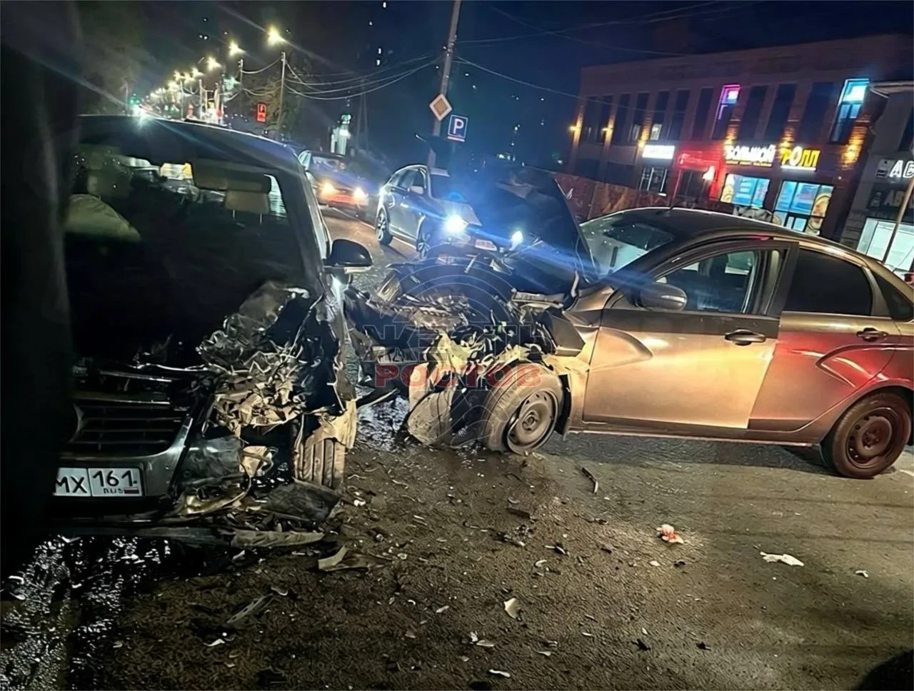⚡️ «Ладу» вынесло на встречку: жёсткое ночное ДТП в Советском районе