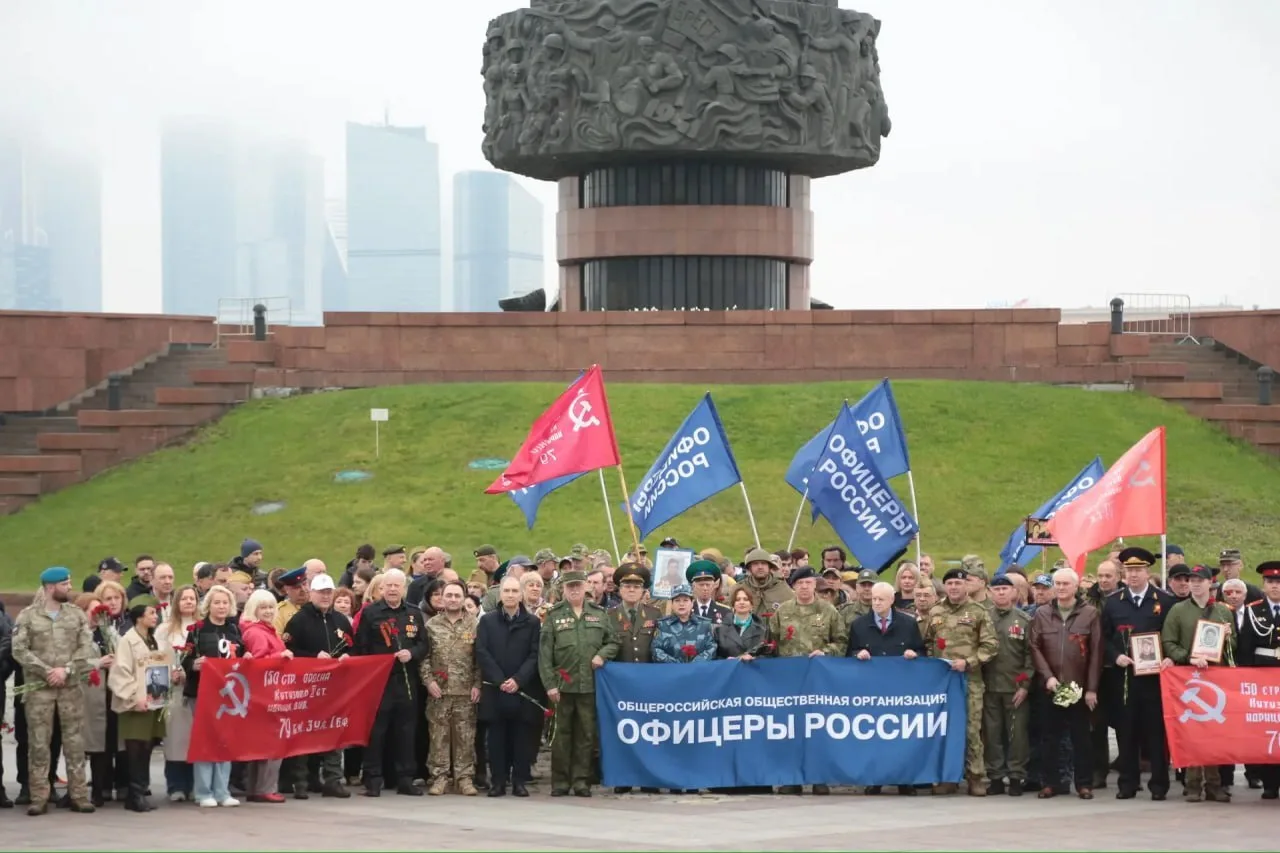 💙  Подольский общественник возглавил юбилейный автопробег «Офицеры России — дорогами Памяти»  В деся