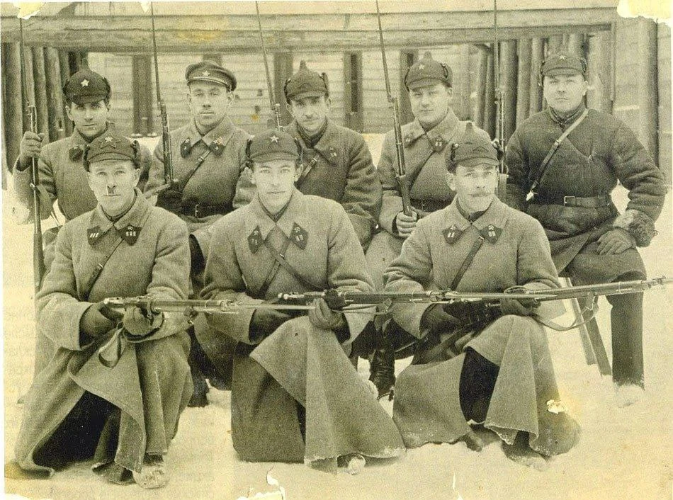 12 мая 1927 года издано Постановление Совета народных комиссаров СССР о создании войск внутренней ох