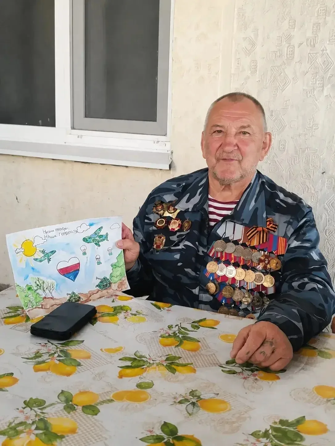 Тепло родного дома»: казачата поздравили ветерана!