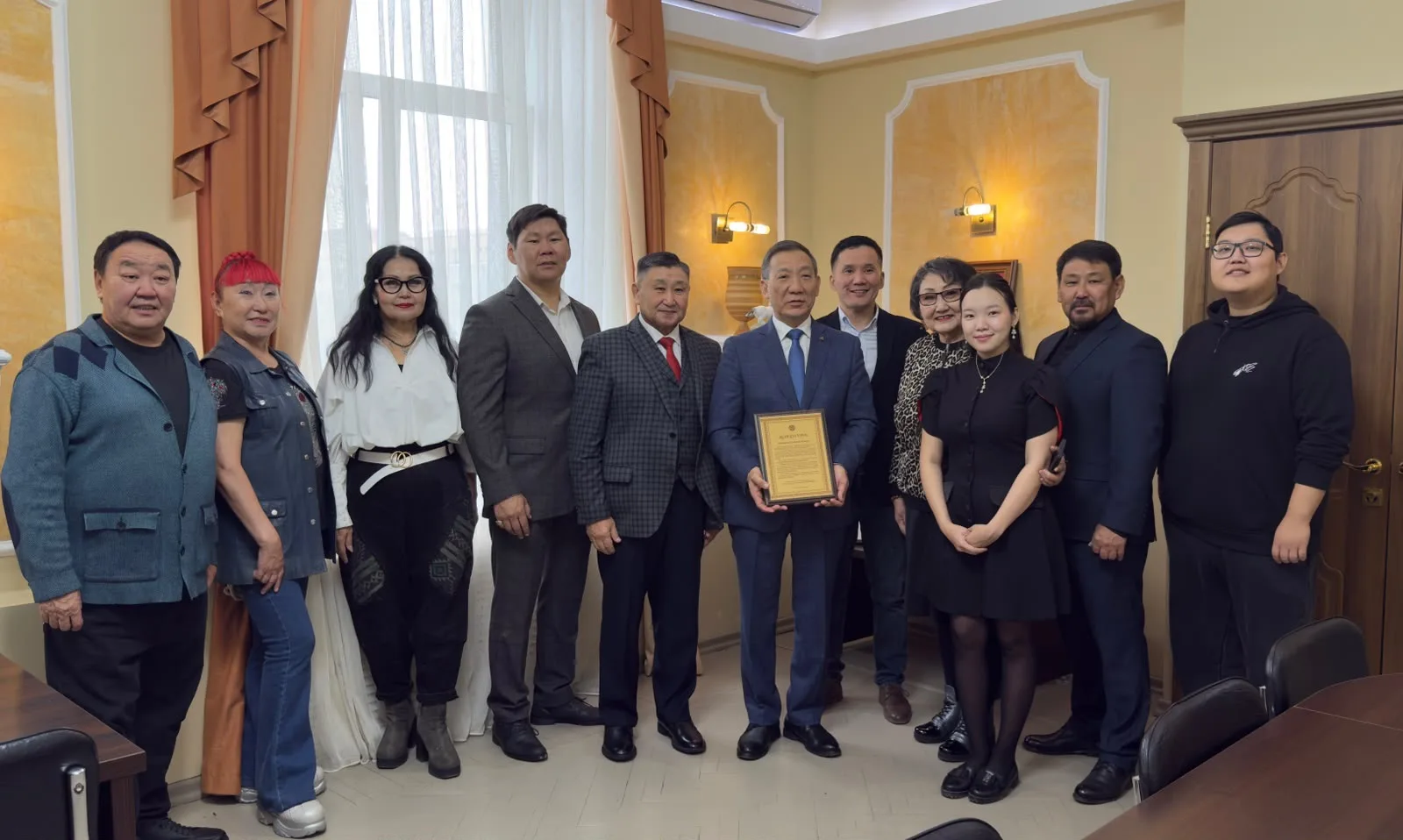 Сегодня, 2 октября, Государственный театр юного зрителя РС(Я) поздравил с 60-летним юби...