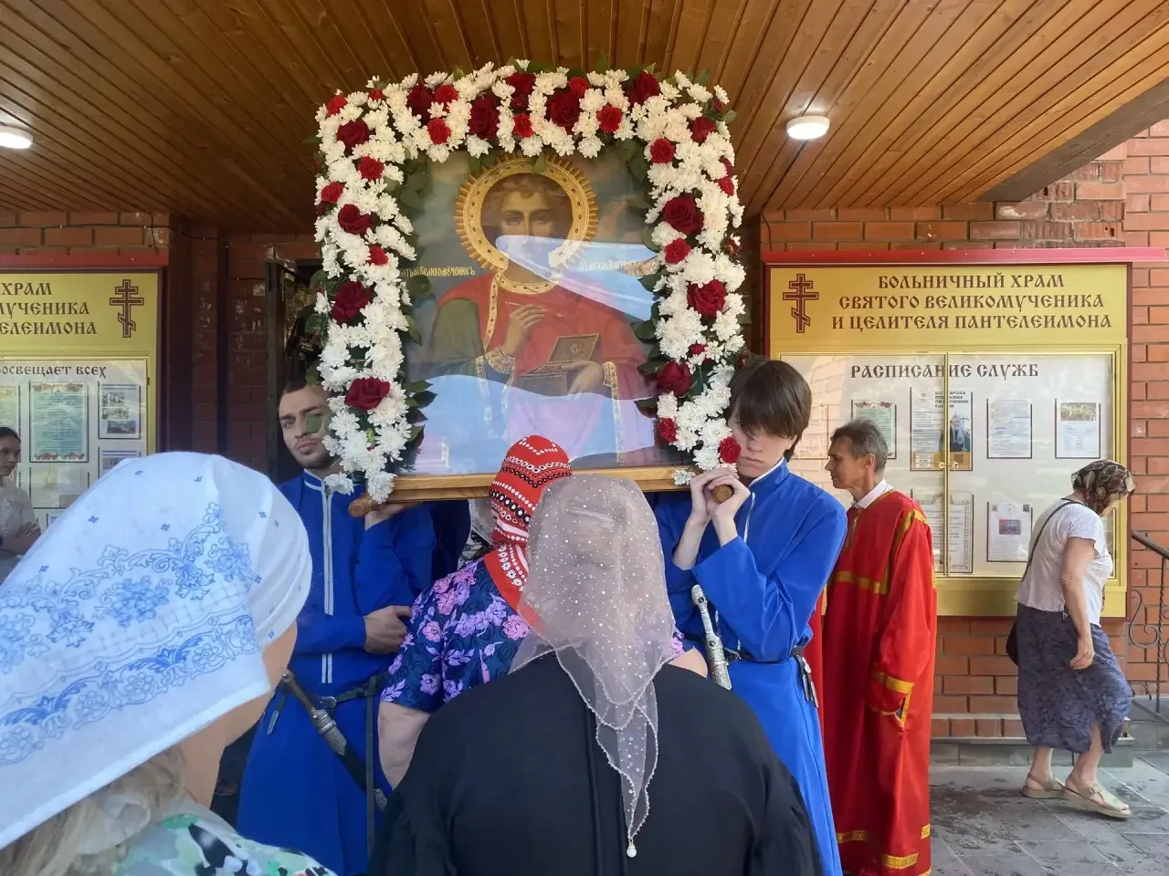 Казачья сотня имени П. С. Федосова приняла участие в престольном празднике храма святог...