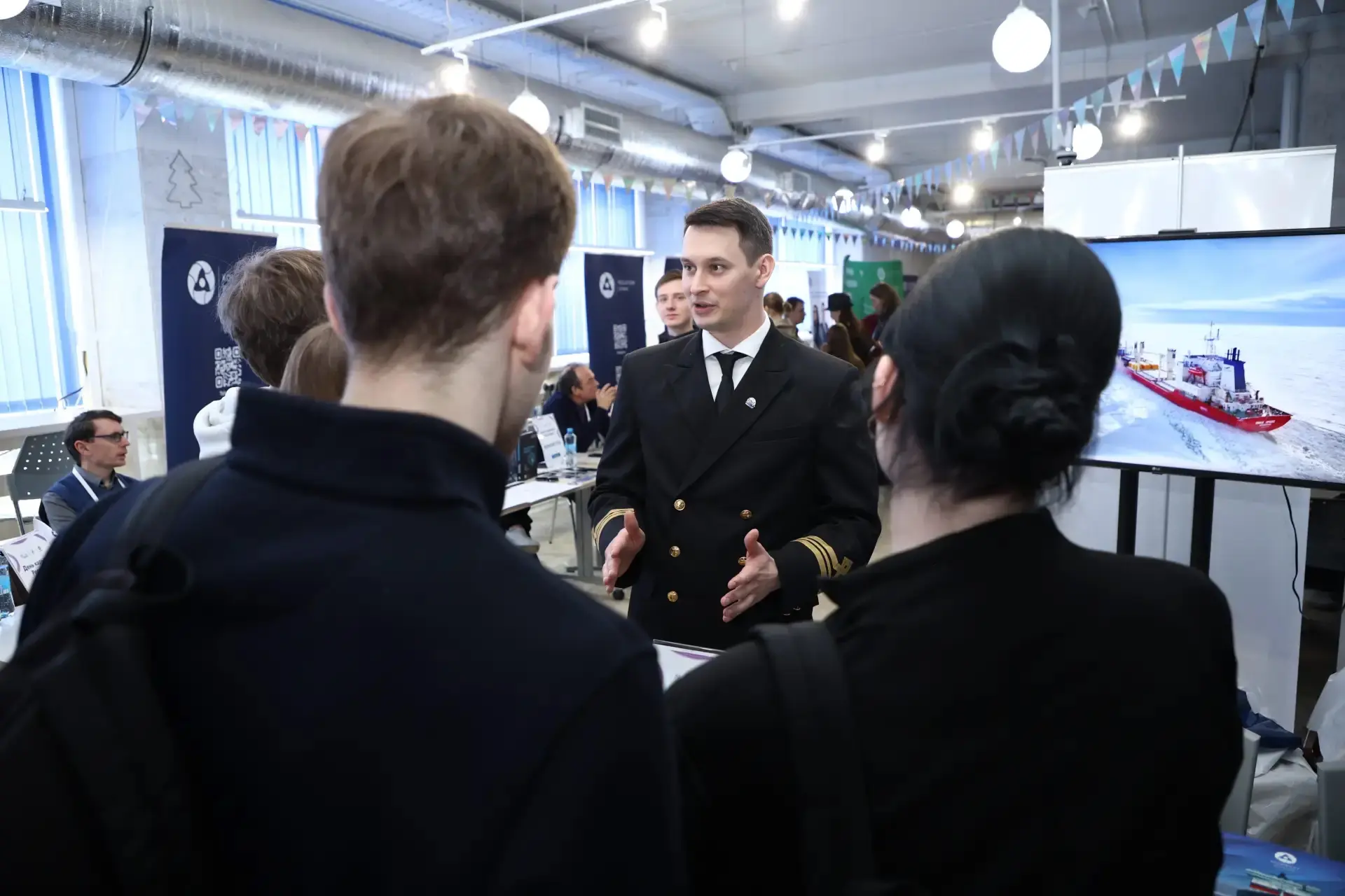 🟠 С заботой о трудоустройстве студентов и в рамках Карьерного форума, в вузе проводится ставший трад