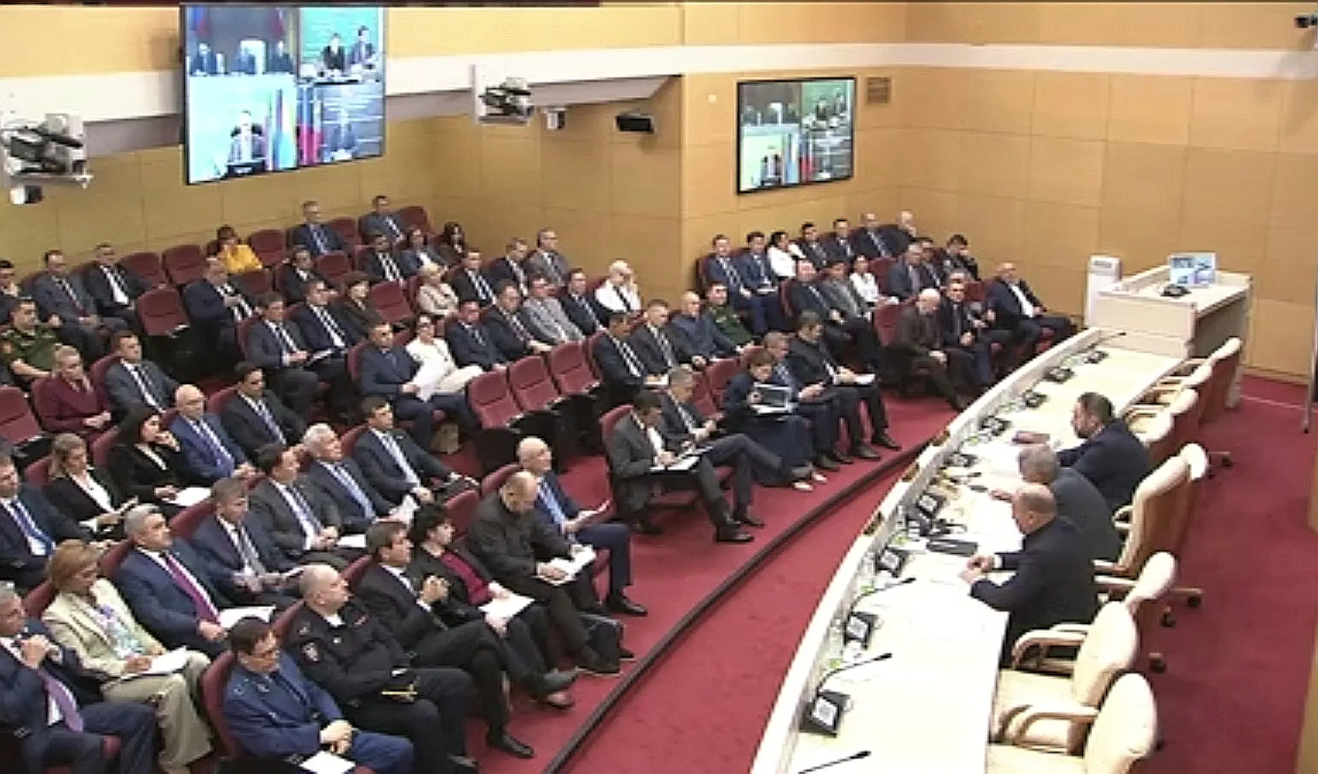 Приняла участие в республиканском совещании под руководством Раиса Татарстана Рустама М...