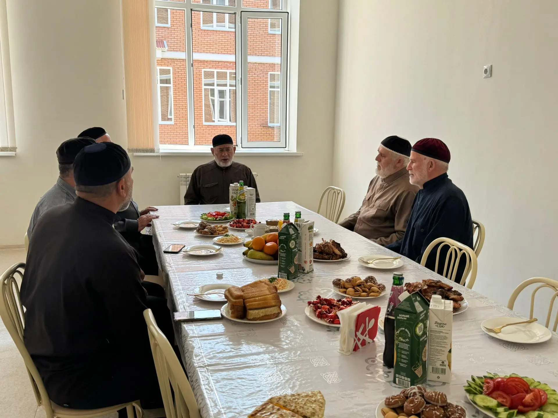 В МБОУ СОШ с. Беркат-Юрт прошли мероприятия, посвящённые 75-летию со дня рождения Перво...