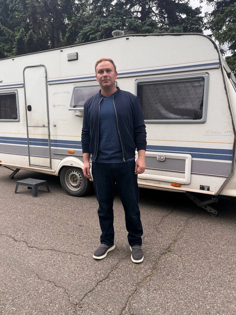 За кадром сериала «Райский уголок» 🎬

Артист Русского драматического театра им. А. С. Пушкина Макси