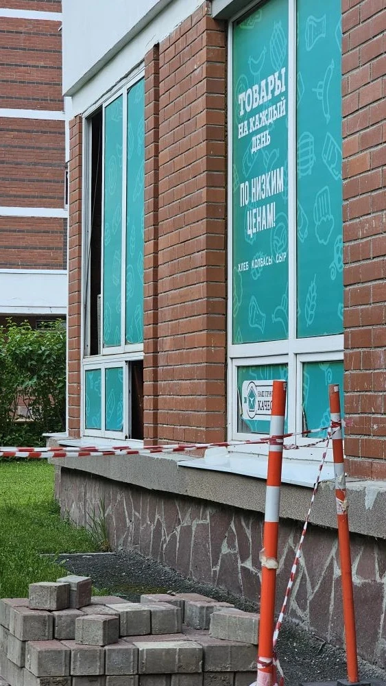 Убрали бы хотя бы... Дети же бегают....
Счастливая 4.

Прислать новость: админ