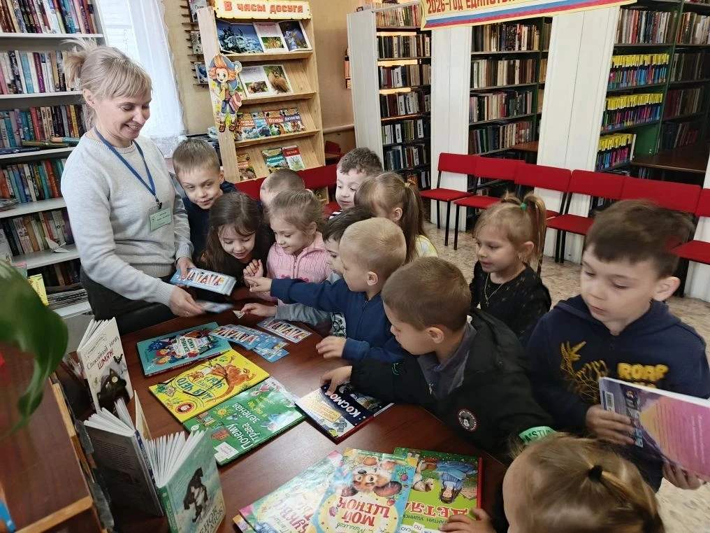 💥Экскурсия в библиотеку для детей группы " Теремок "— это увлекательное погружение в м...
