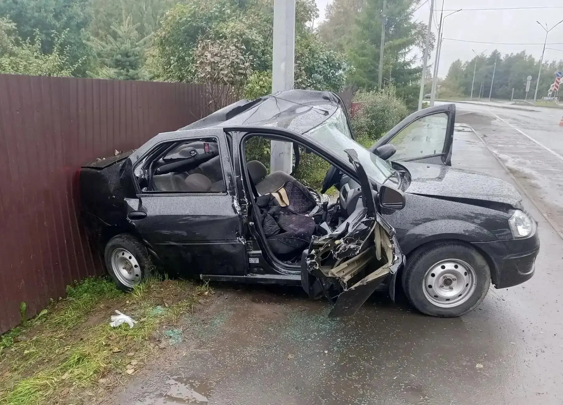 В Кирове водитель «Рено» погибла после наезда на опору ЛЭП