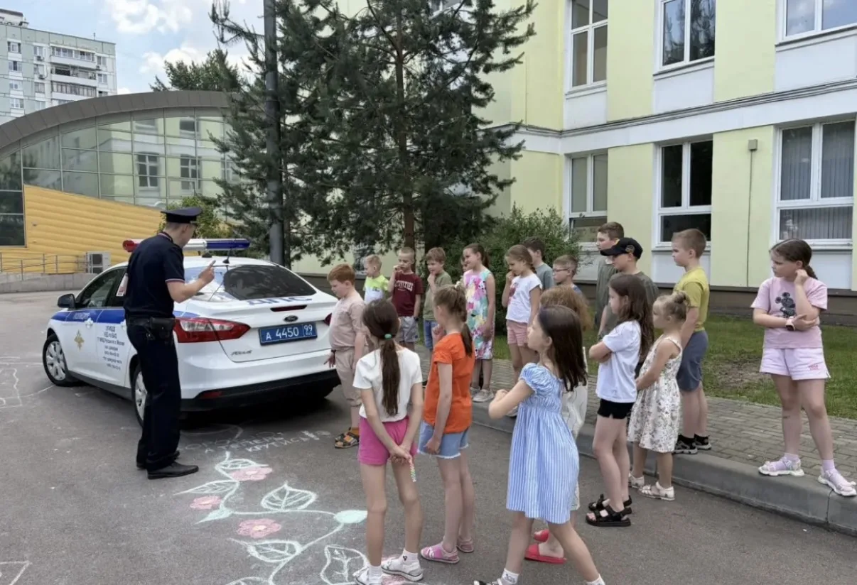 🚦 Путешествие продолжается!

Ещё один день программы «Большое путешествие по России» подарил ребята