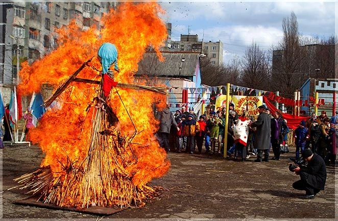 Разные фото из 2006 года... и новость датируемая 17 мая того же года

В. Евланов: Облик Краснодара д