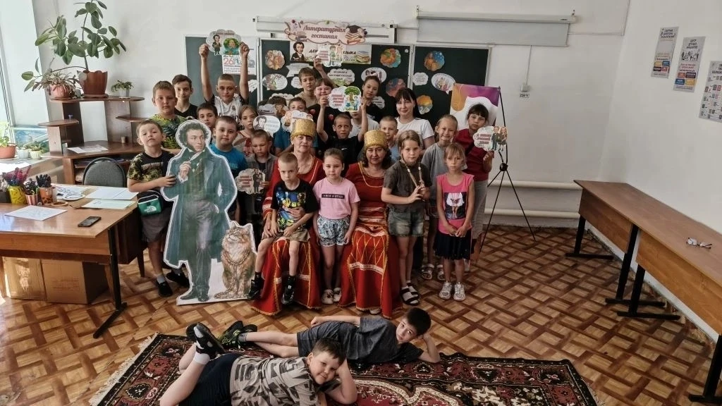 Пушкинский день и День русского языка в нашем лагере! ✨

Сегодня наш пришкольный лагерь превратился 