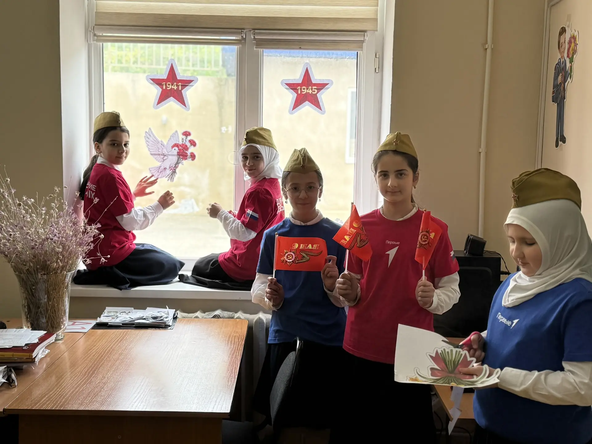 В нашей школе стартовала всероссийская акция «Окна Победы»🎗️
