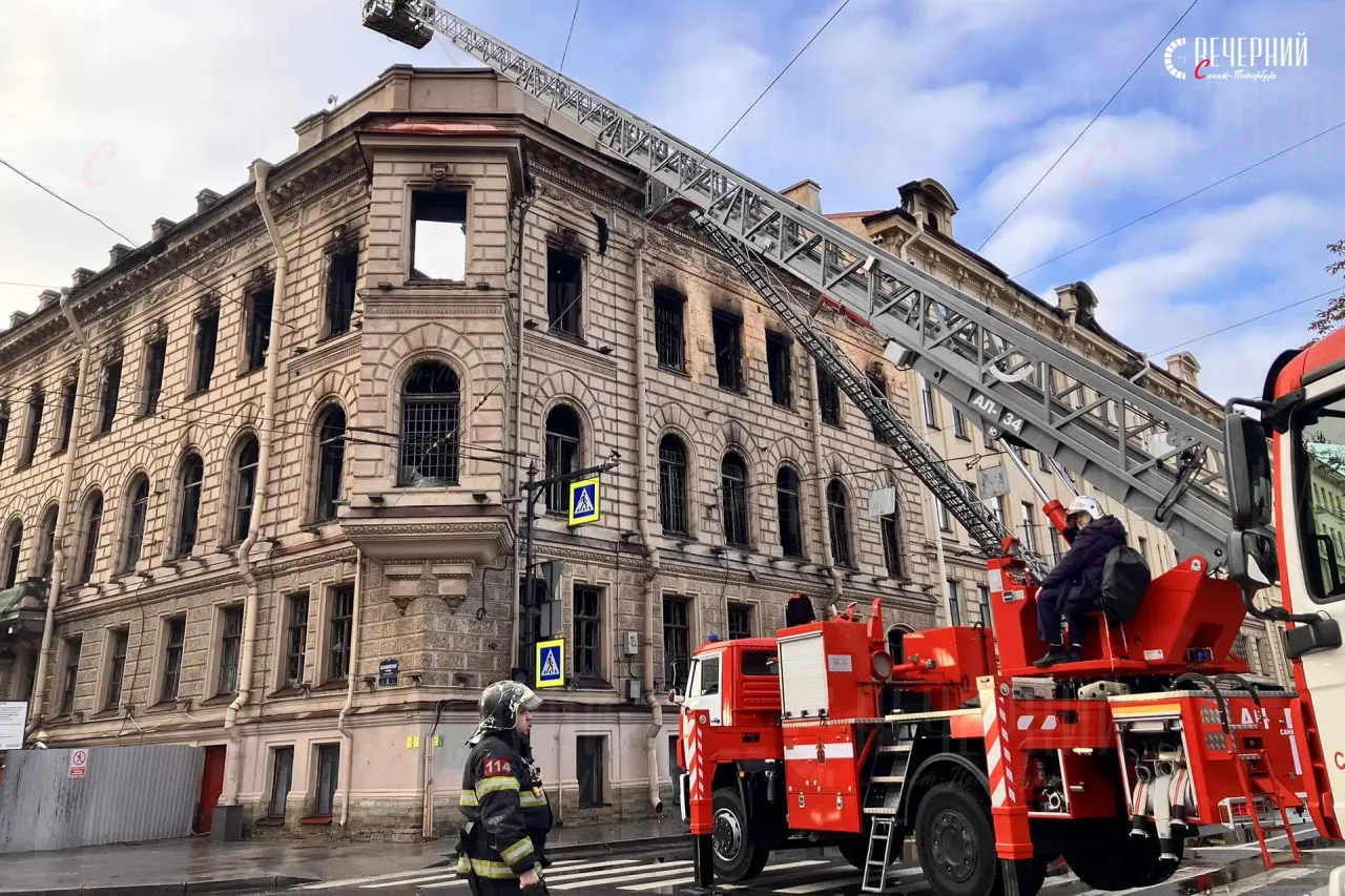 🚒 Пожар на Исаакиевской площади ликвидирован