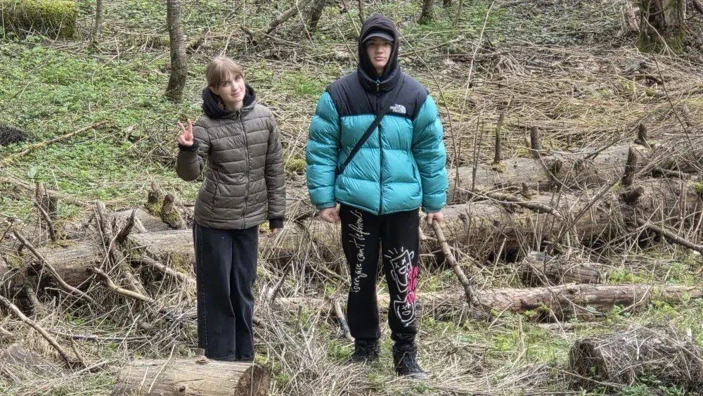 Ребята из школьного турклуба «Навигатор» в выходной отправились в путешествие по маршруту Аникеевка 