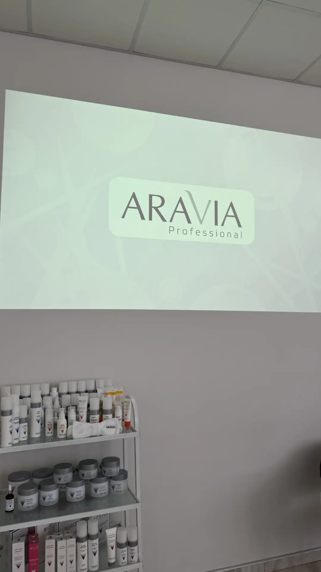 Вчера прошел наш совместный мастер-класс с брендом ARAVIA Professional на тему «Осенний...