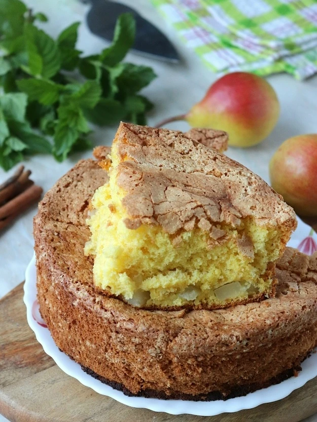 БИСКВИТНЫЙ ПИРОГ С ГРУШЕЙ 🍐🥮