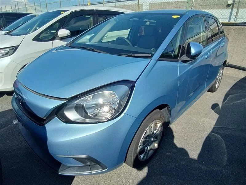 Ранее выкупленный HONDA FIT уже в порту, ожидает погрузки на судно.⬇️⬇️⬇️
                   
Из Япо