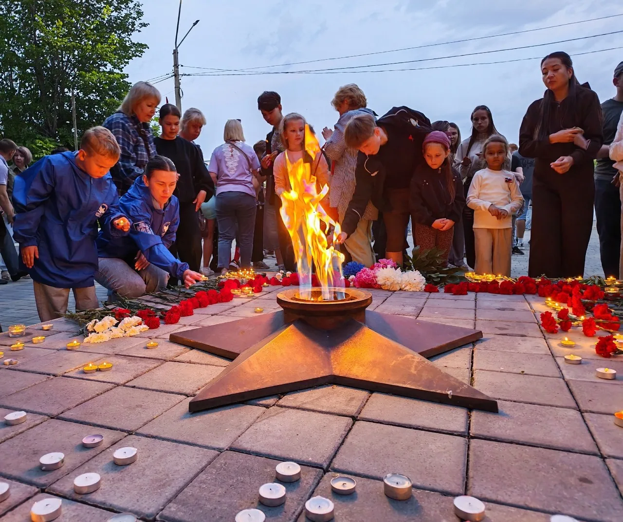 🕯️ В рамках Всероссийской акции «Свеча памяти» на площади Победы в Боготоле состоялось памятное мер