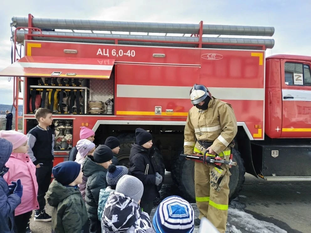 30 апреля - день работников МЧС и пожарной охраны! 🚒 Ребята из дошкольных групп встречали гостей из