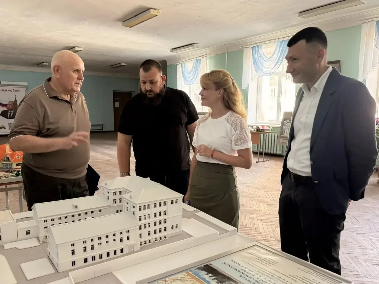 Перед началом учебного года встретились со студентами и педагогами Луганского архитекту...