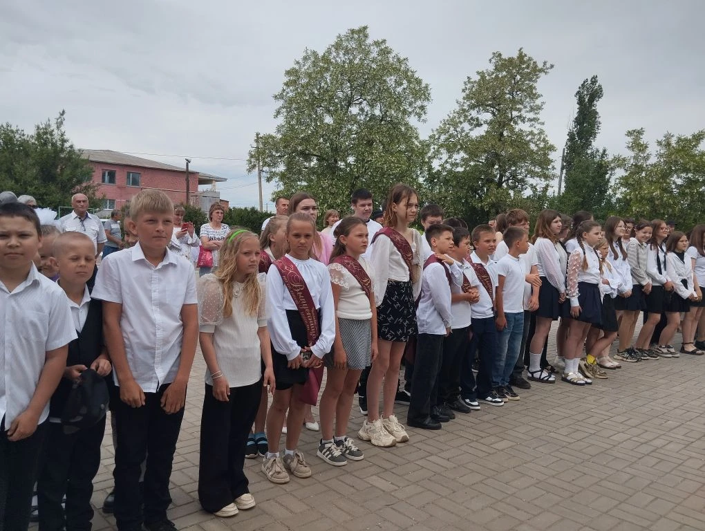 Последний звонок в Лозновской  СОШ