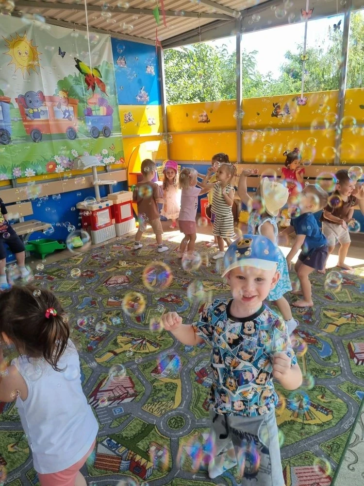 Летние деньки в группе "Весёлый паровозик"☀

С пользой для ума и тела проходят наши будни. Каждый ре