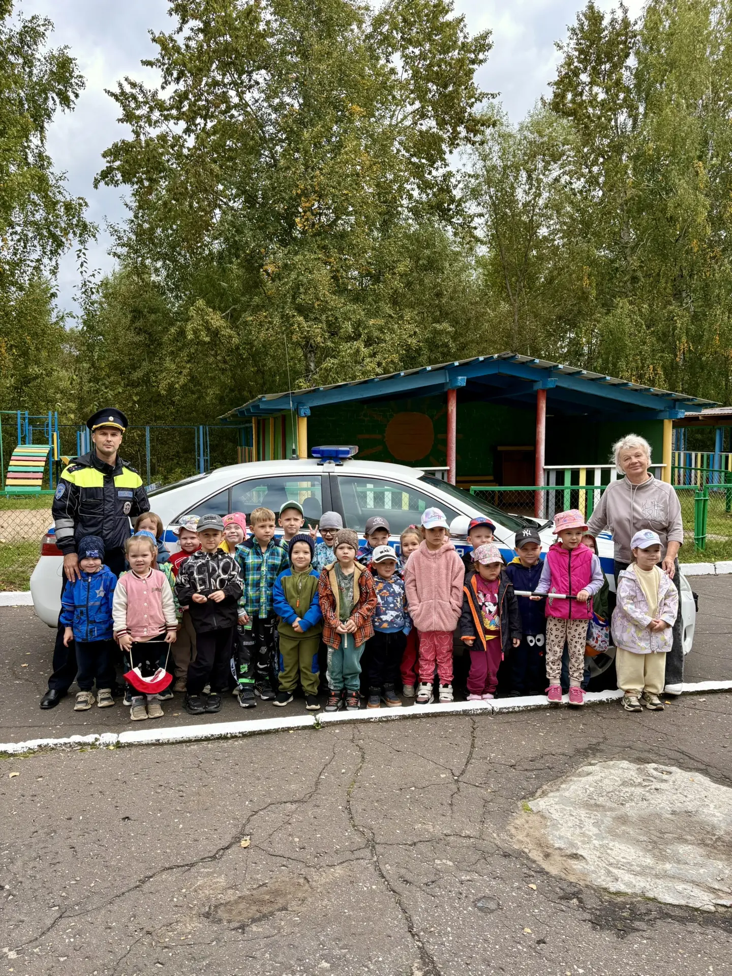 🎉 🚓👮‍♂️Сегодня в нашем детском саду «Гнездышко» был особенный гость — Врио начальник...