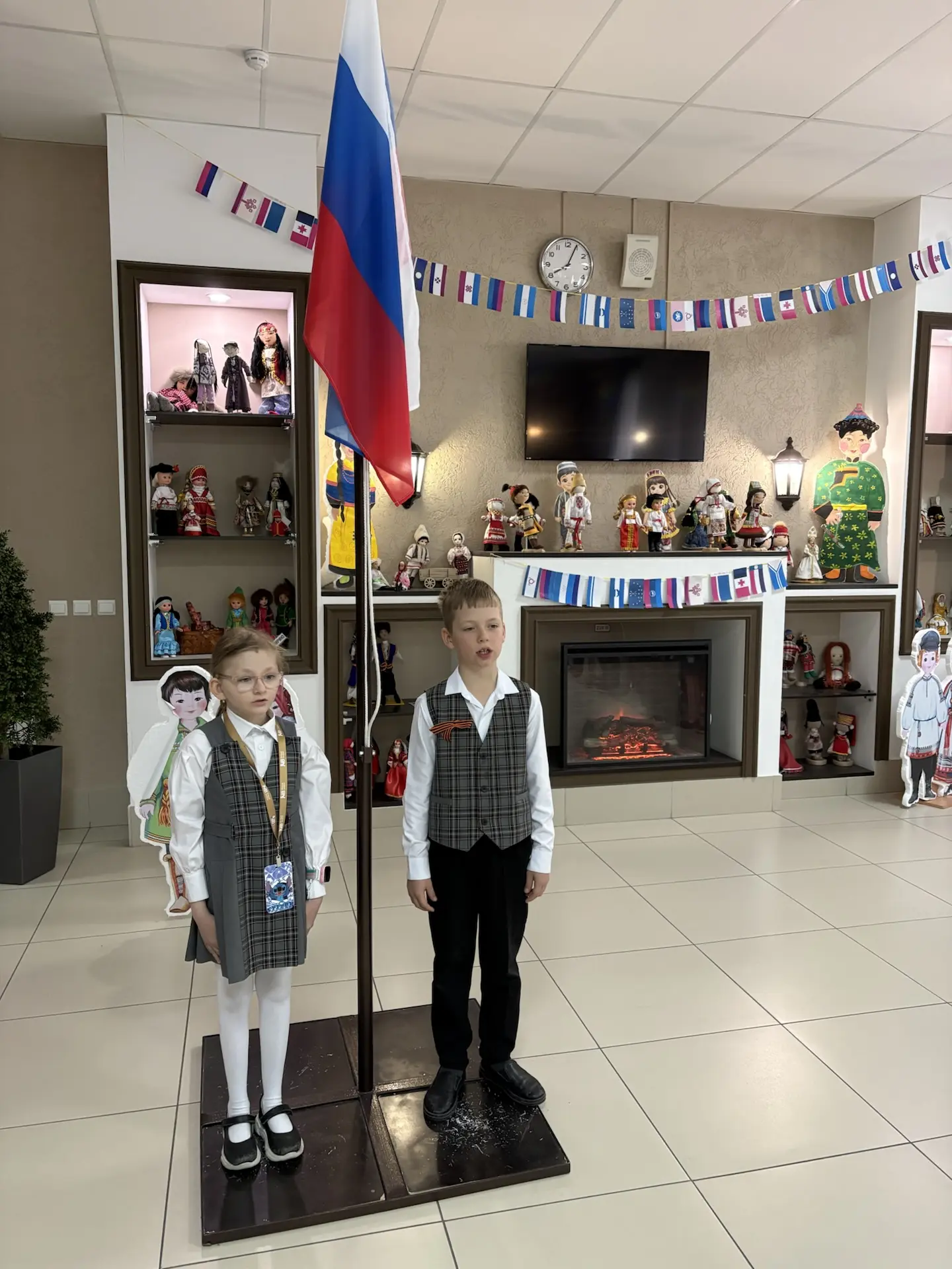 👍Старт учебной недели: торжественная линейка и заслуженные награды!  Новая неделя в нашей школе нача