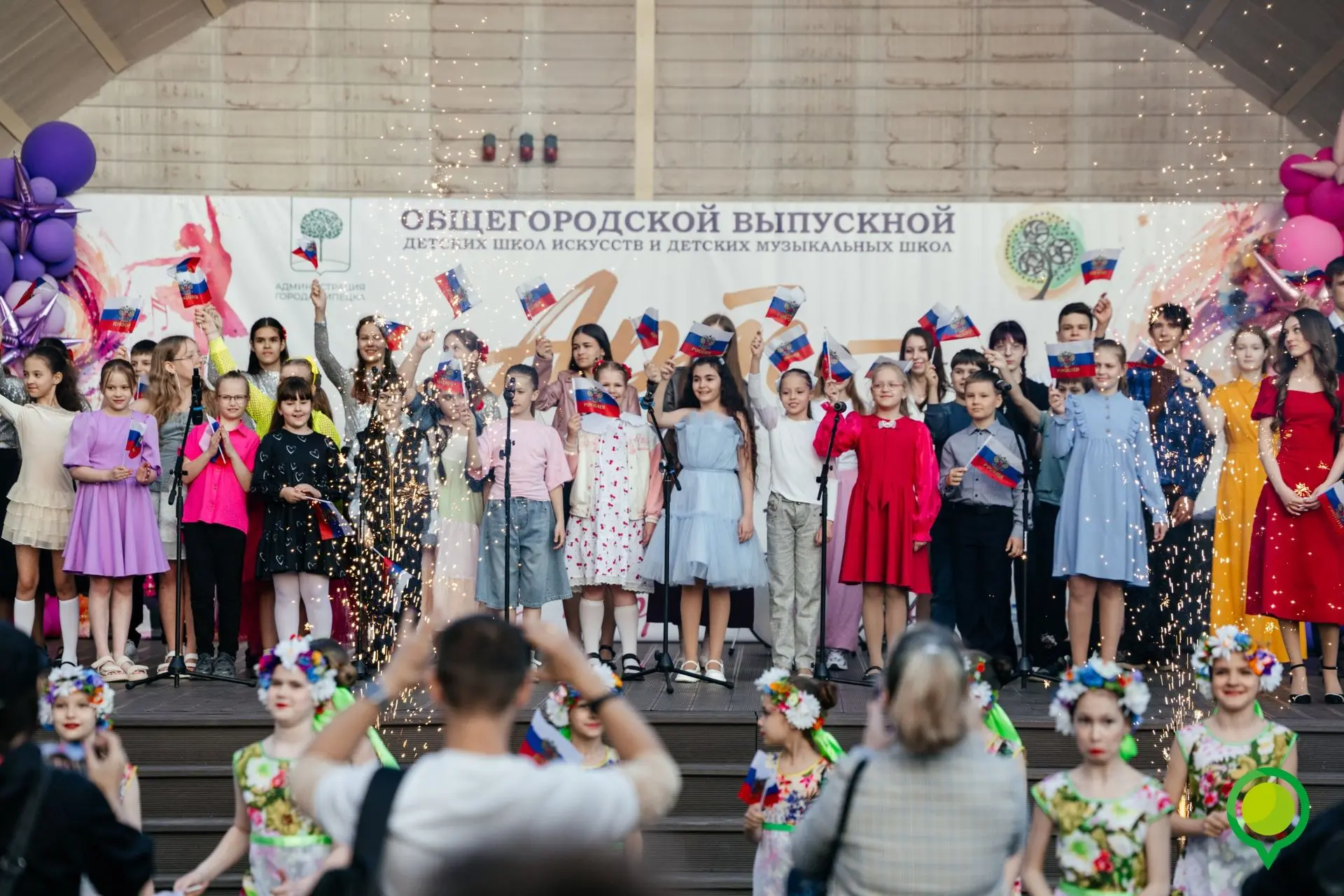 В Парке Победы впервые прошёл общегородской выпускной учащихся детских школ искусств и музыкальных ш