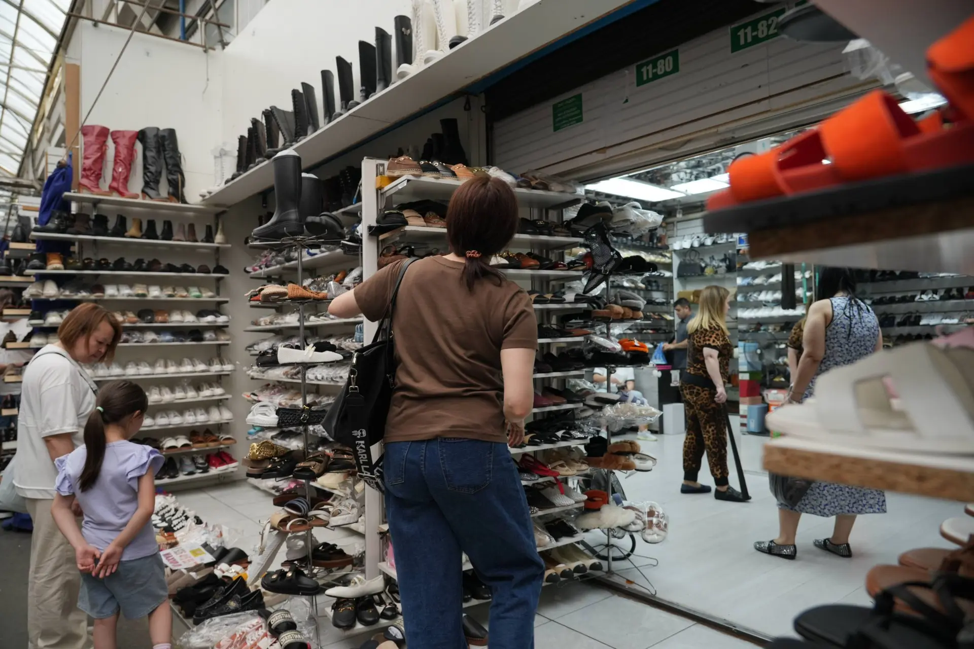 Магазин трендовой женской обуви и сумок премиум-качества🔝👠👜

📱МАКС
📍Линия 11, павильоны 80/82