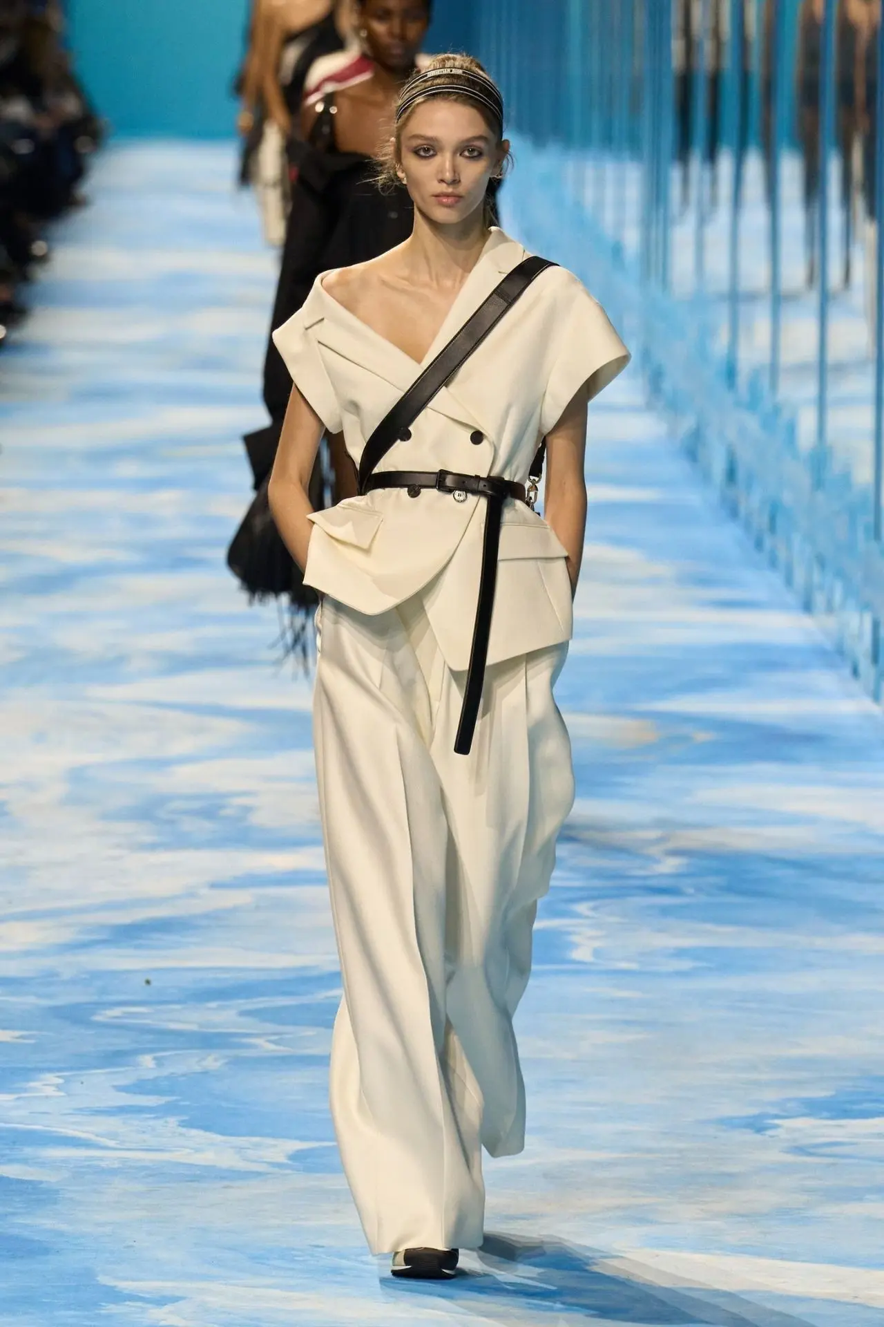 Высокая мода  Christian Dior, 2027.