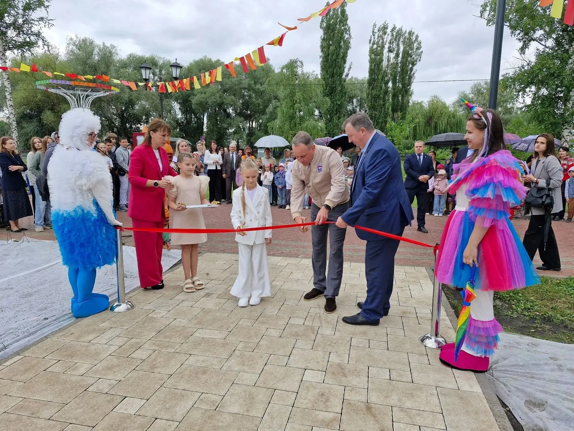 🎉 Новую детскую площадку открыли сегодня в парке «Юбилейном». 

Территория для благоустройства была