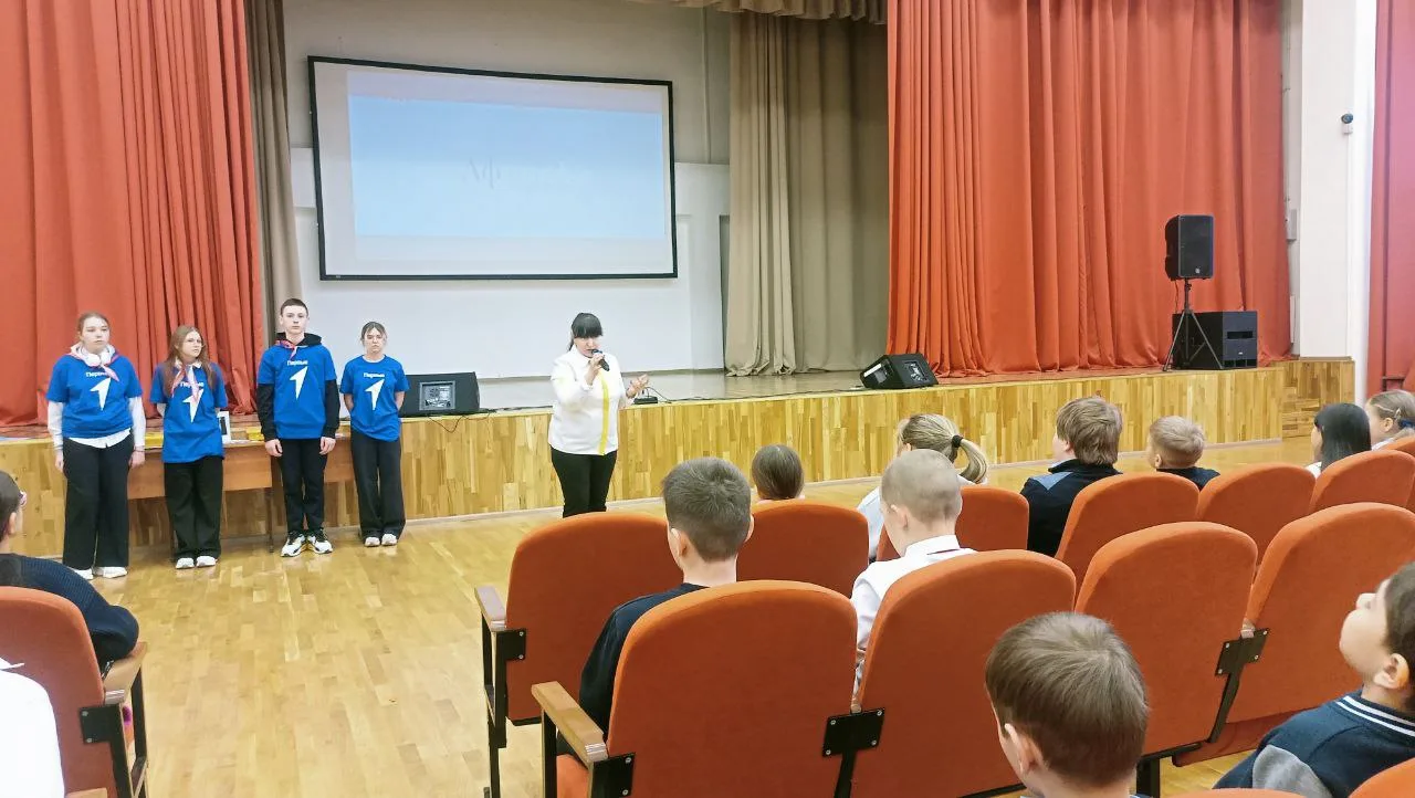 🎬 В лицее прошел Всероссийский кинопоказ, посвященный прорыву блокады Ленинграда.  В течение месяца 