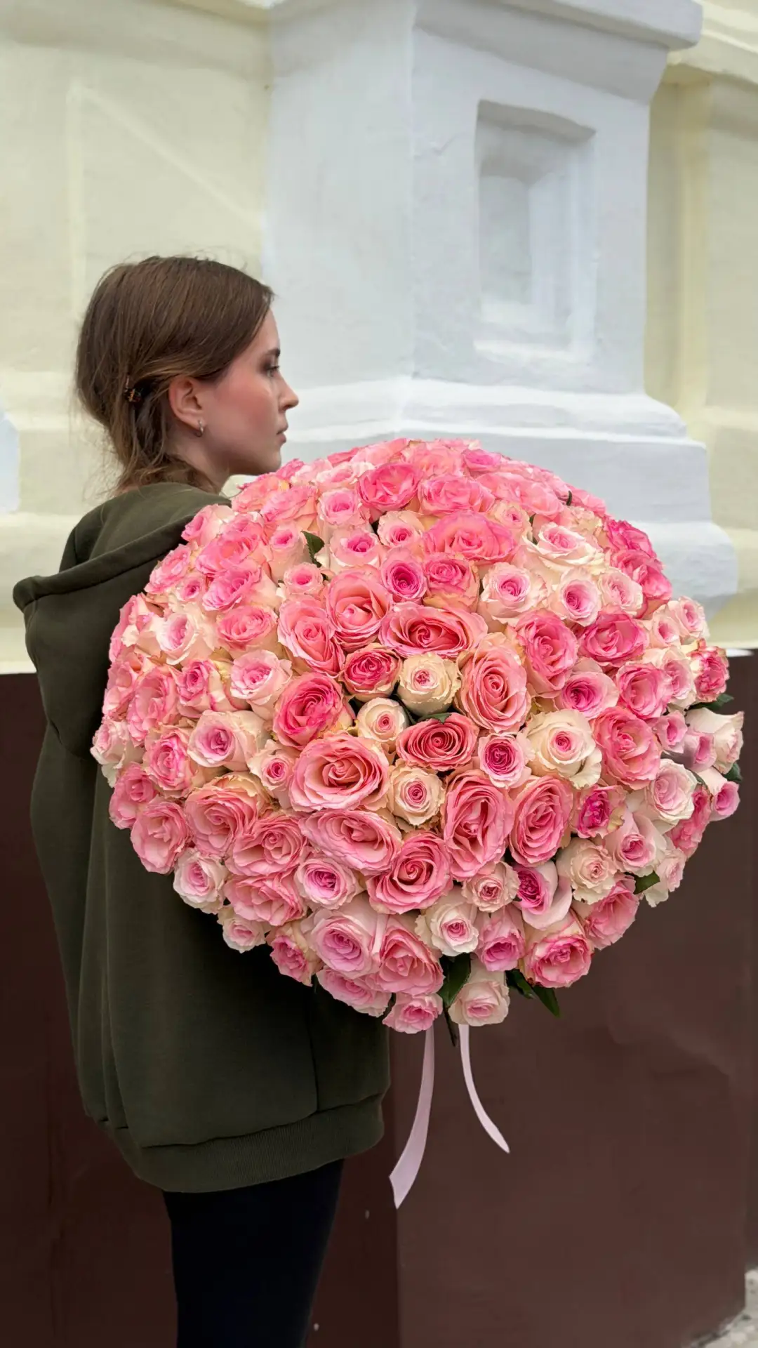 Роскошнейший букет из 109 роз 🤩💗🌹