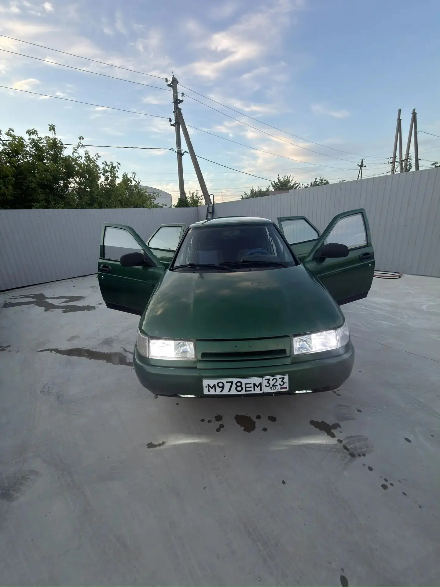 🚙Продаеться авто 
Ваз 2110 
1998 год выпуска
Карбюратор 1.5
⚒Передние сидения с иномарки (водительс