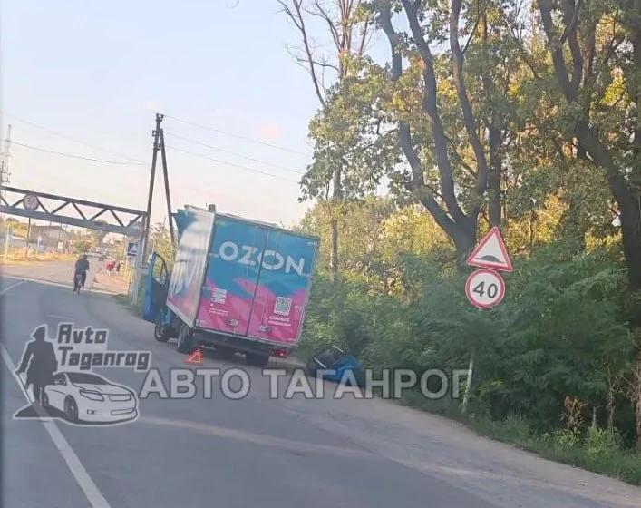 Арка на ЖК Андреевском снова победила невнимательного водителя Газели
