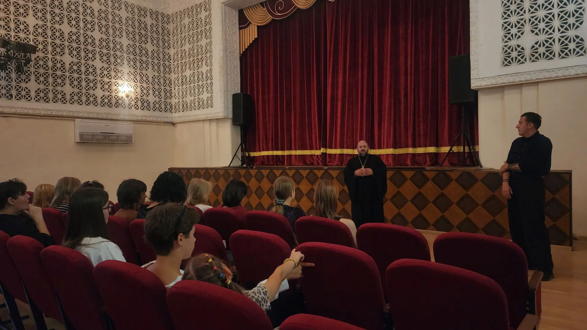 В МКУК Мингрельский КДЦ проведено мероприятие по теме профилактики суицида совместно с ...